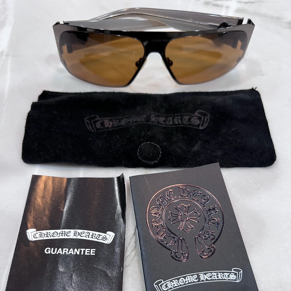 Chrome heart rear end sunglasses